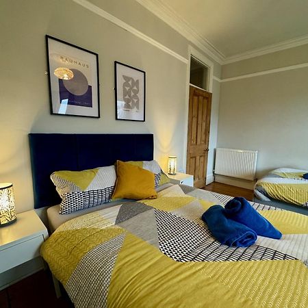 Large Citycentre Townhouse & Hot Tub, Pool Table And Offroad Parking Κάρντιφ Εξωτερικό φωτογραφία