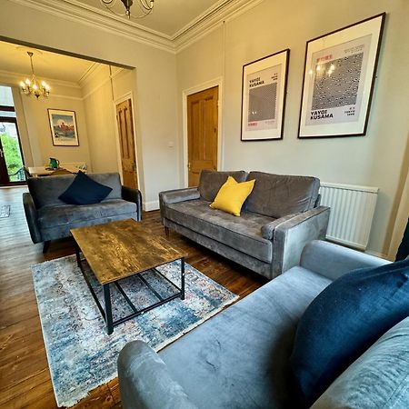 Large Citycentre Townhouse & Hot Tub, Pool Table And Offroad Parking Κάρντιφ Εξωτερικό φωτογραφία